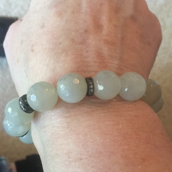 Jewelry - Light green/silver stone bracelet